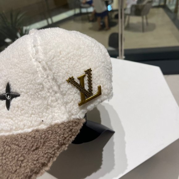 ?✨AUTHENTIC✨?Louis Vuitton hat main image 5